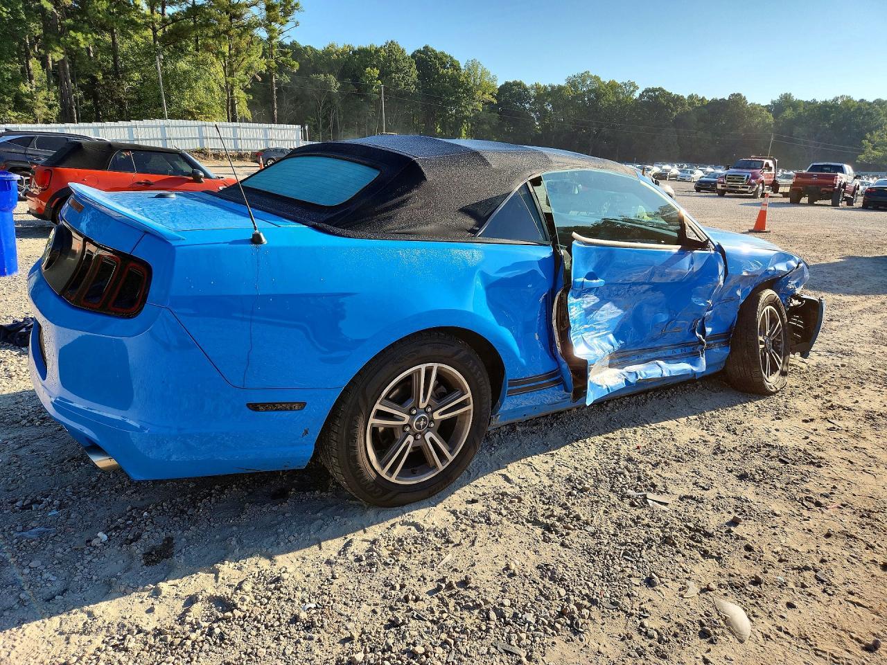 2013 Ford Mustang - Фото 3