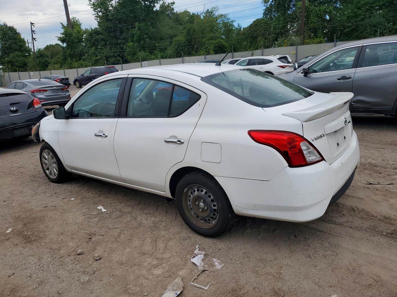 2017 Nissan Versa 1.6 Sv - Фото 2