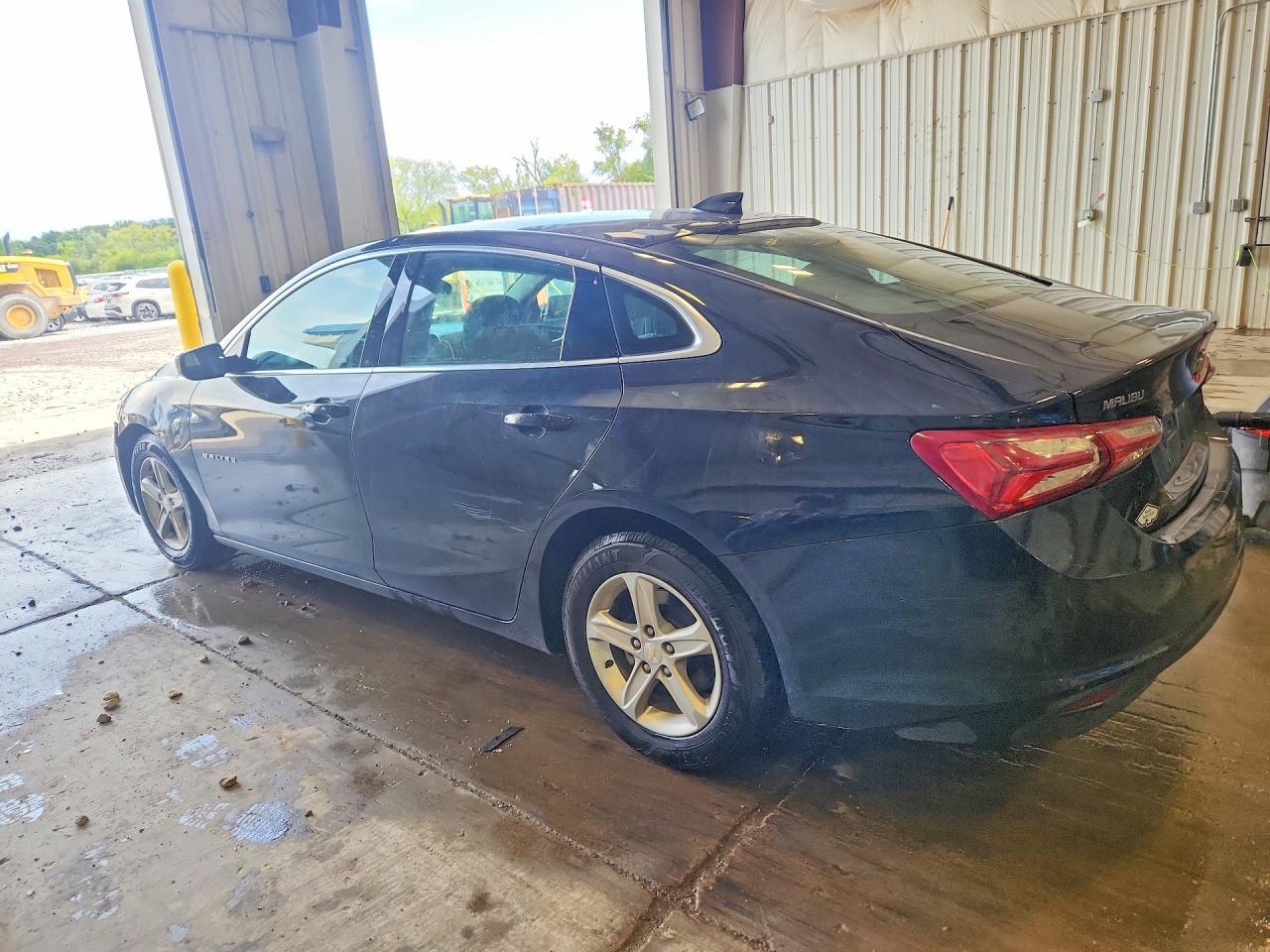 2022 Chevrolet Malibu Lt - Фото 2