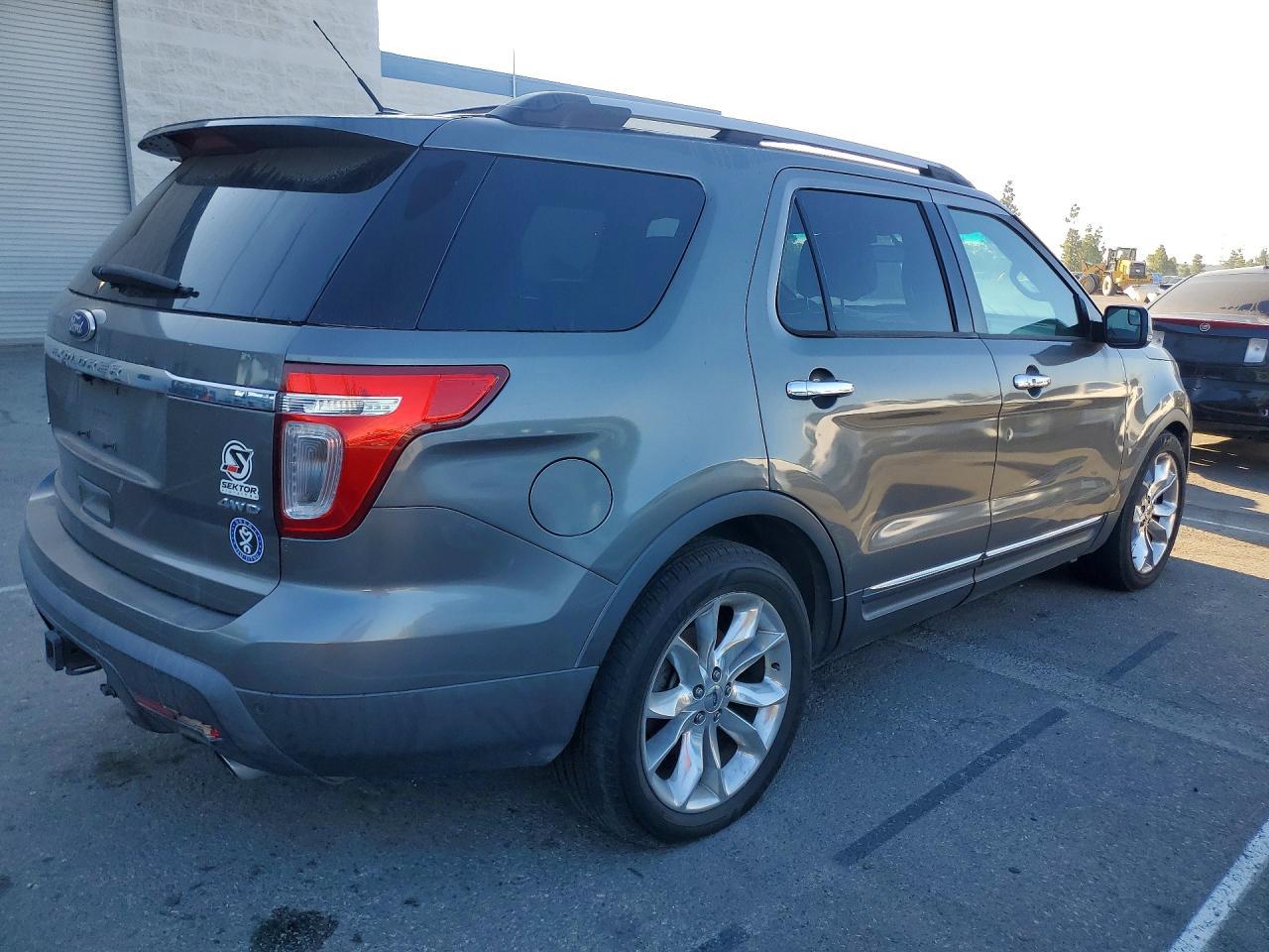 2011 Ford Explorer Limited - Image 3