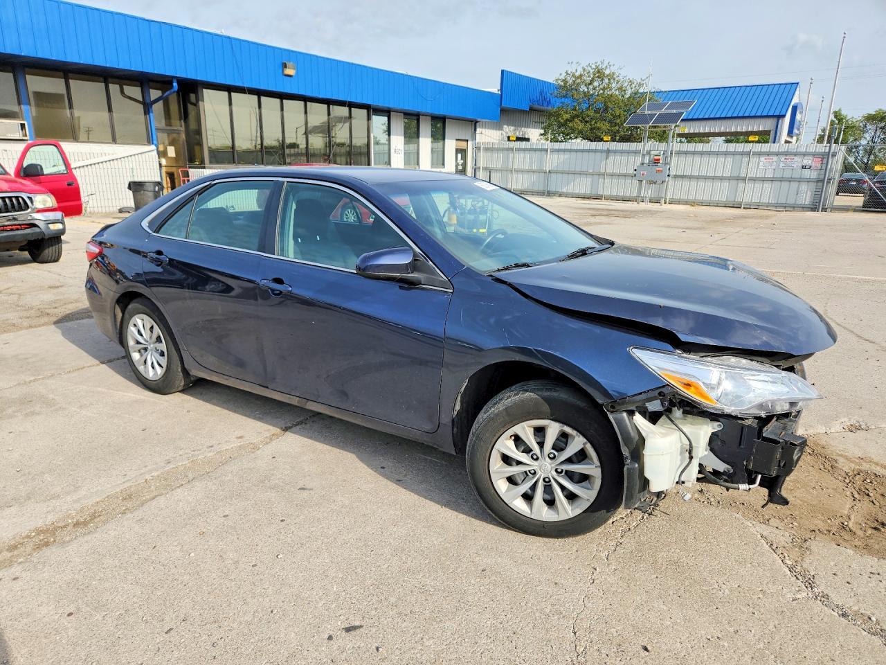 2015 Toyota Camry Le - Фото 4