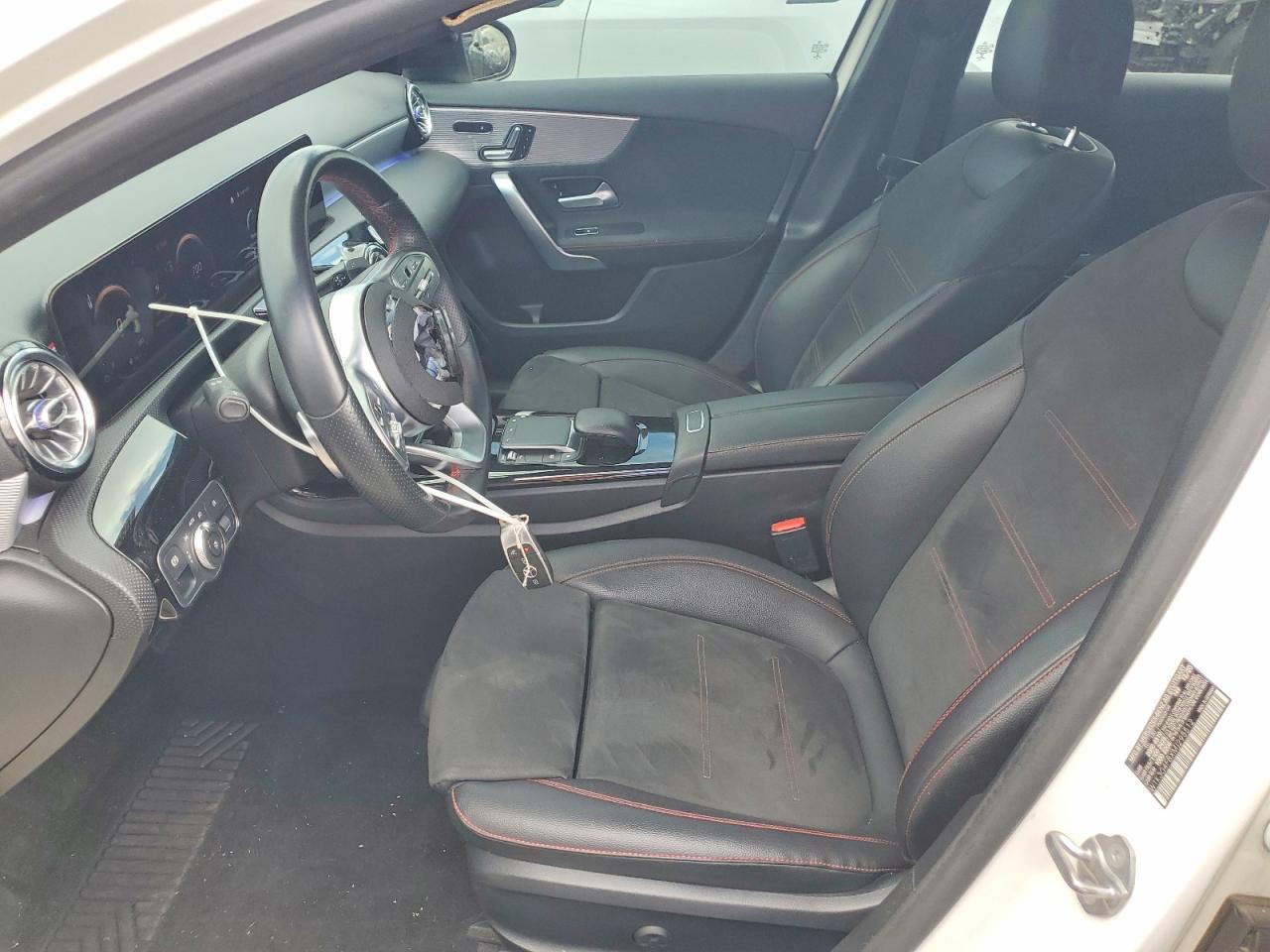 2021 Mercedes-Benz A 220 4Matic - Фото 7