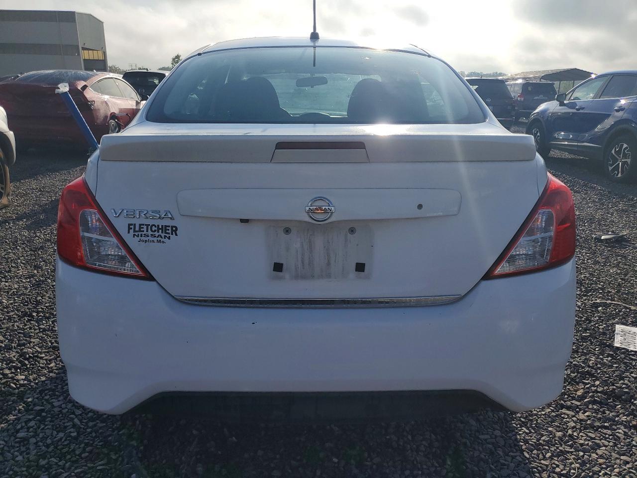 2019 Nissan Versa S Plus - Фото 6