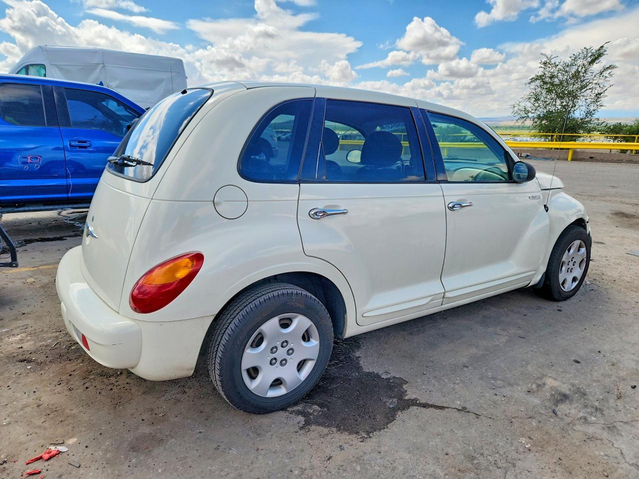2005 Chrysler Pt Cruiser Touring - Image 3