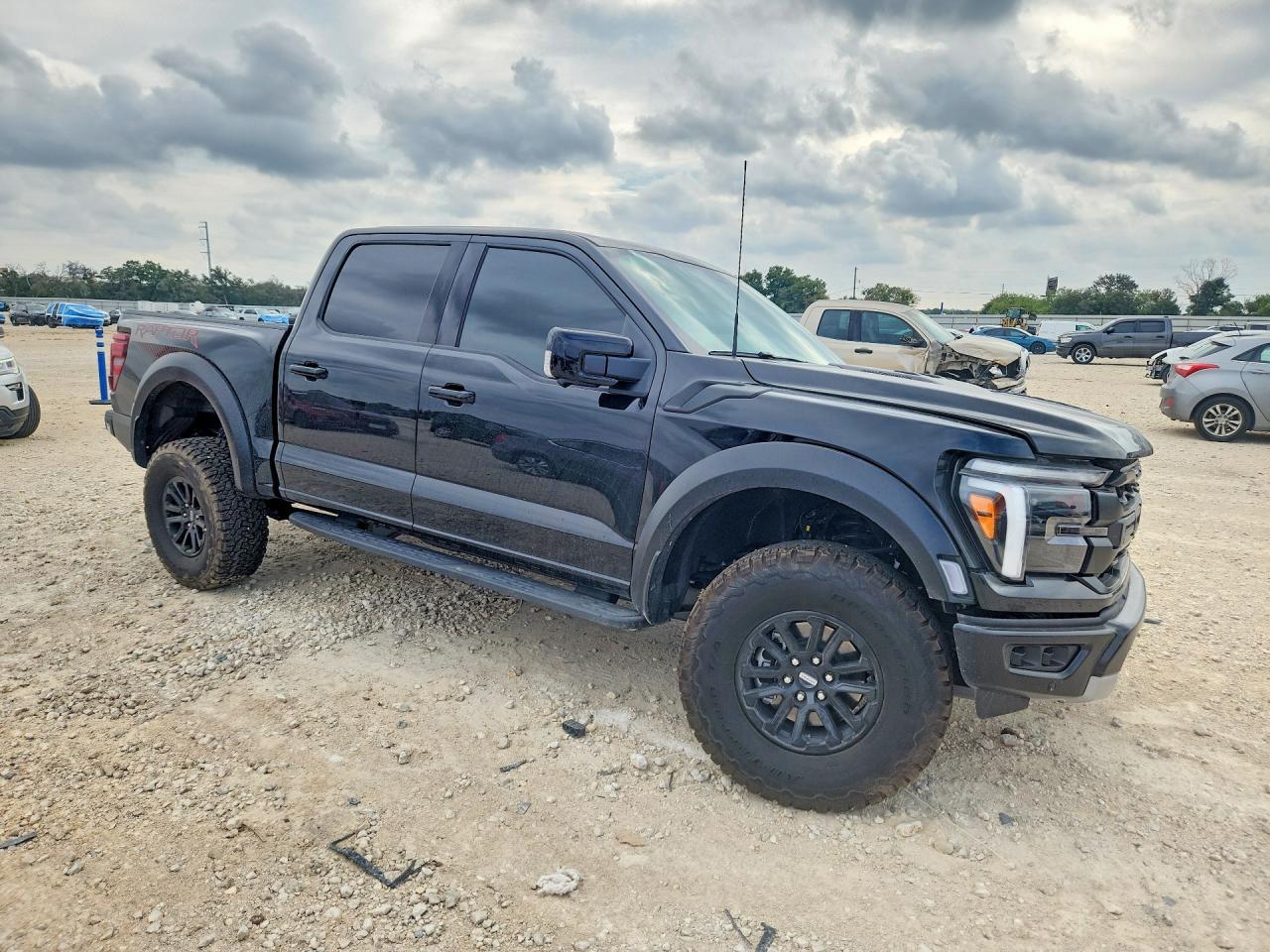2026 Ford F150 Raptor - Фото 4