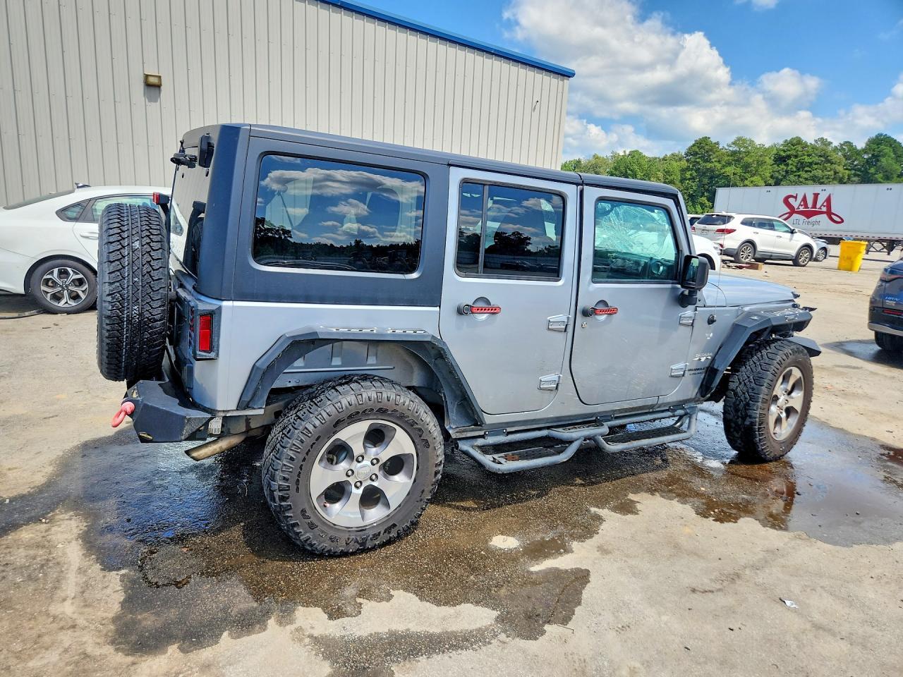 2018 Jeep Wrangler Unlimited Sahara - Image 3