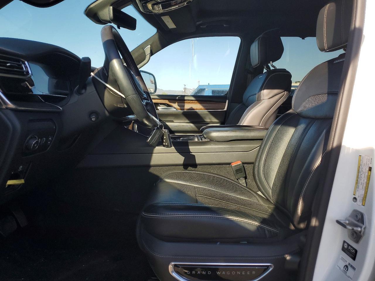 2022 Jeep Grand Wagoneer Series Ii - Image 7