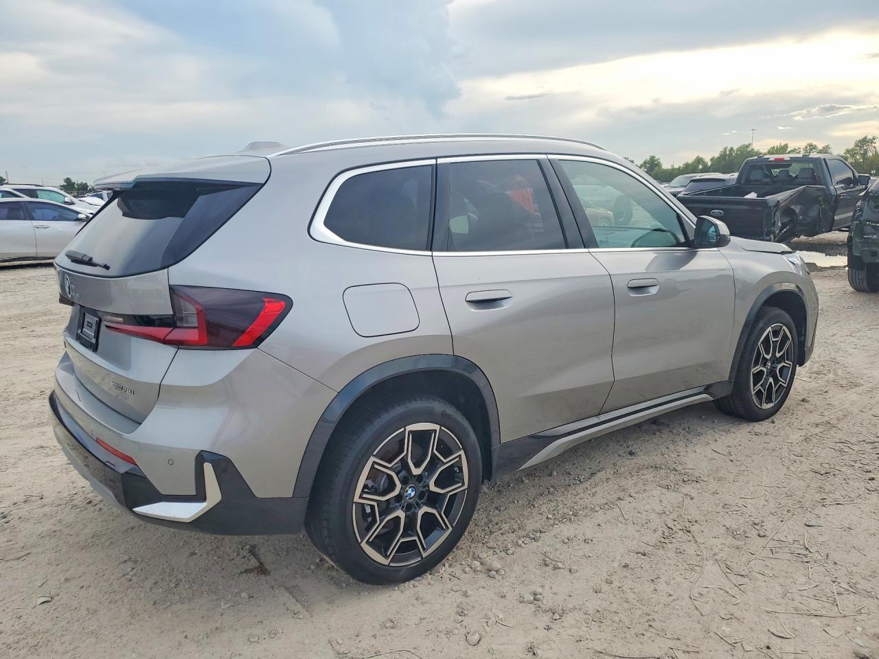 2026 BMW X1 xDrive28I - Фото 3