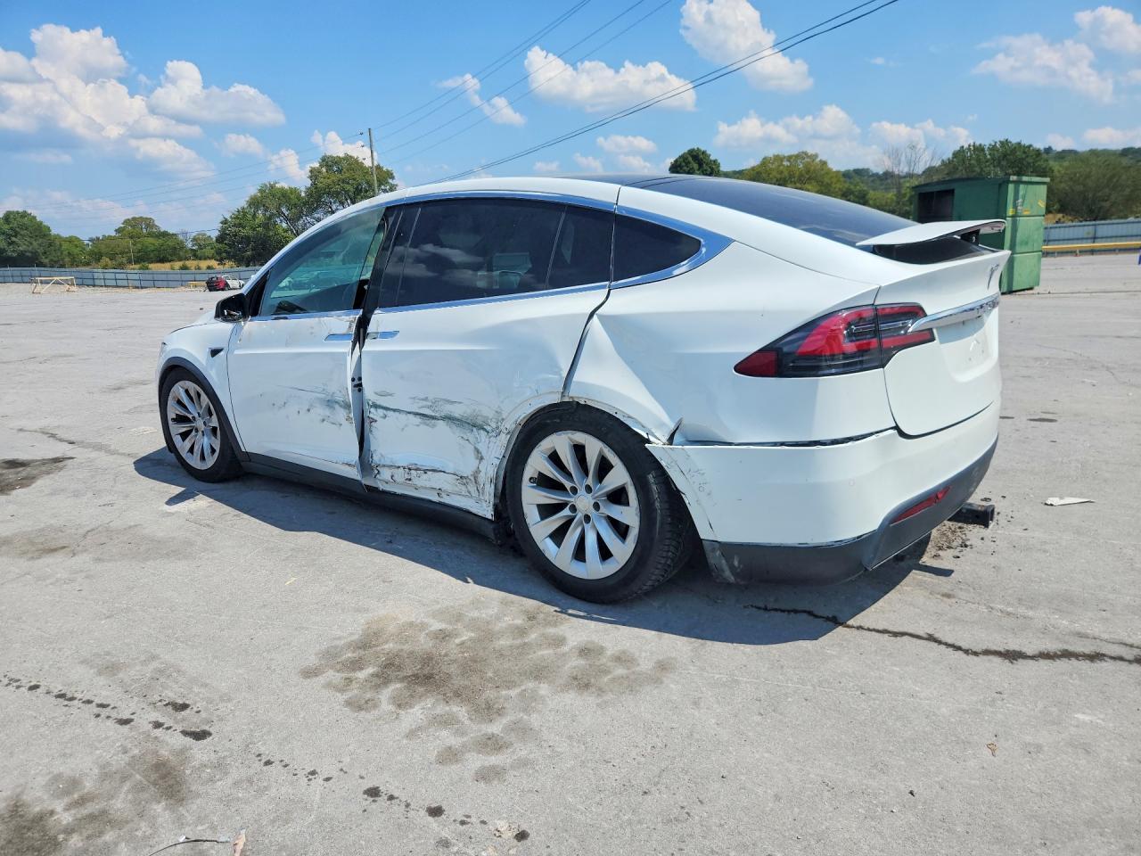 2019 Tesla Model X - Image 2