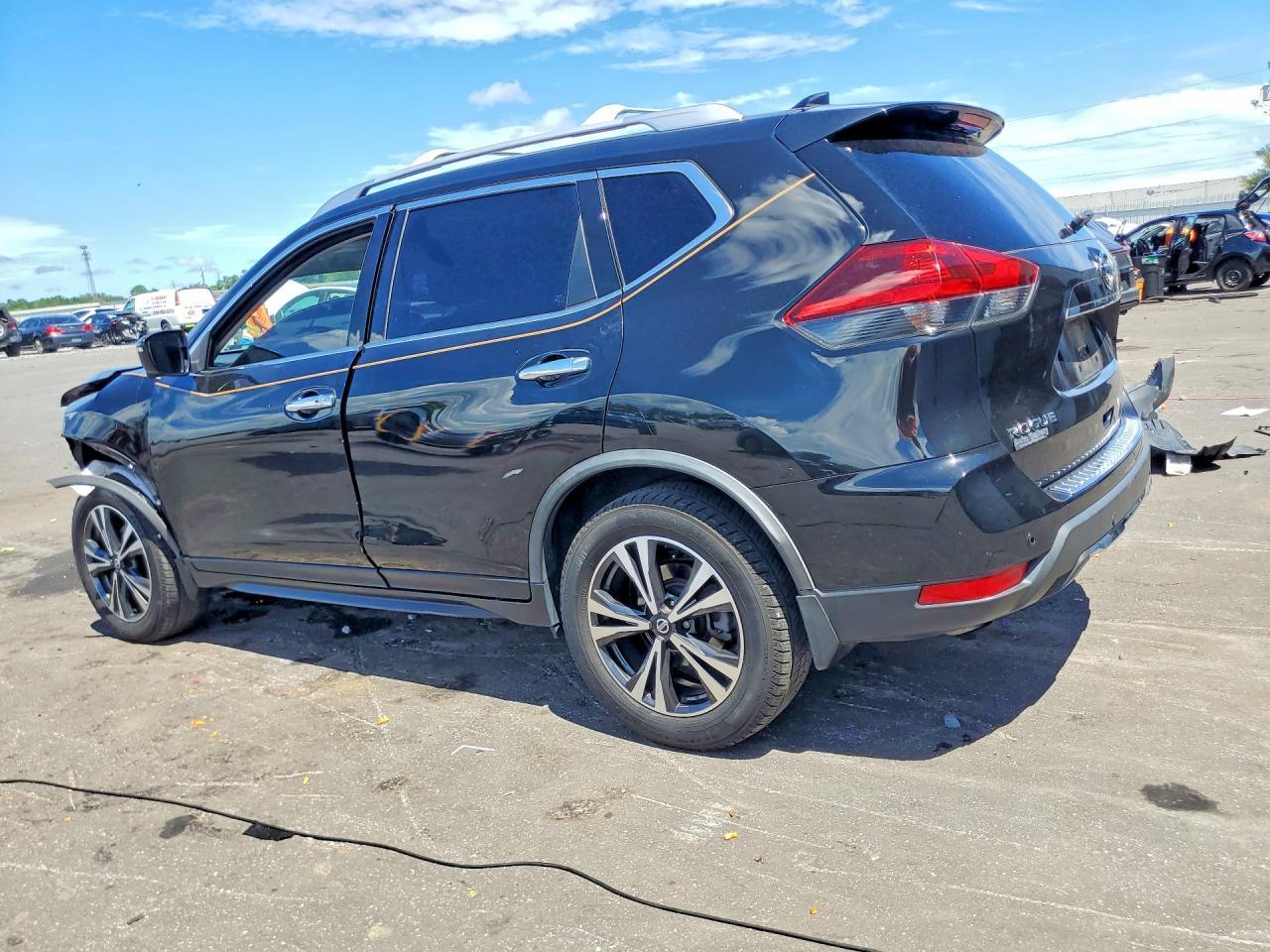 2020 Nissan Rogue Sv - Image 2
