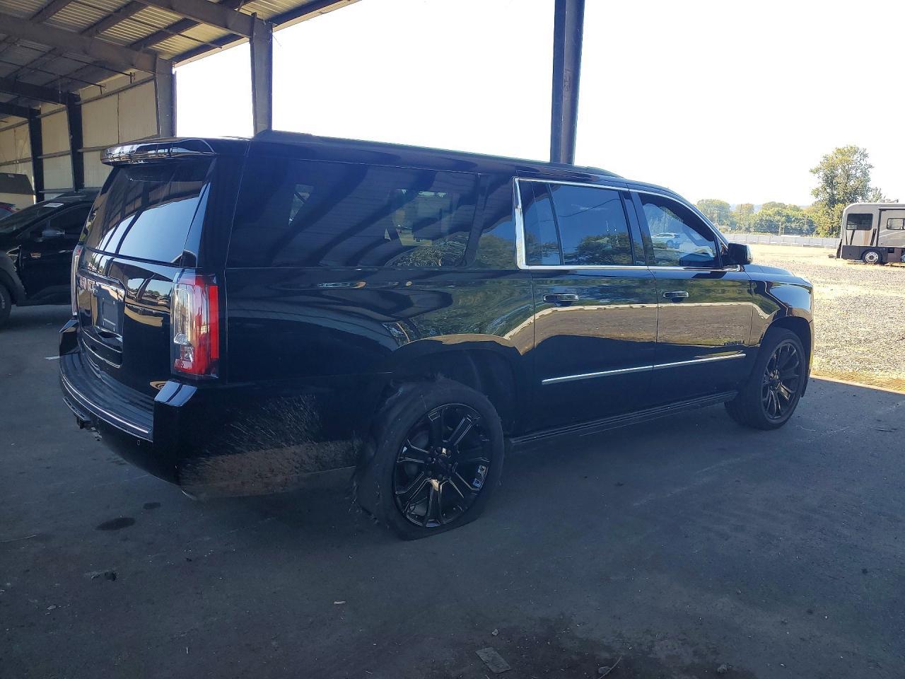 2020 GMC Yukon Xl Denali - Image 3
