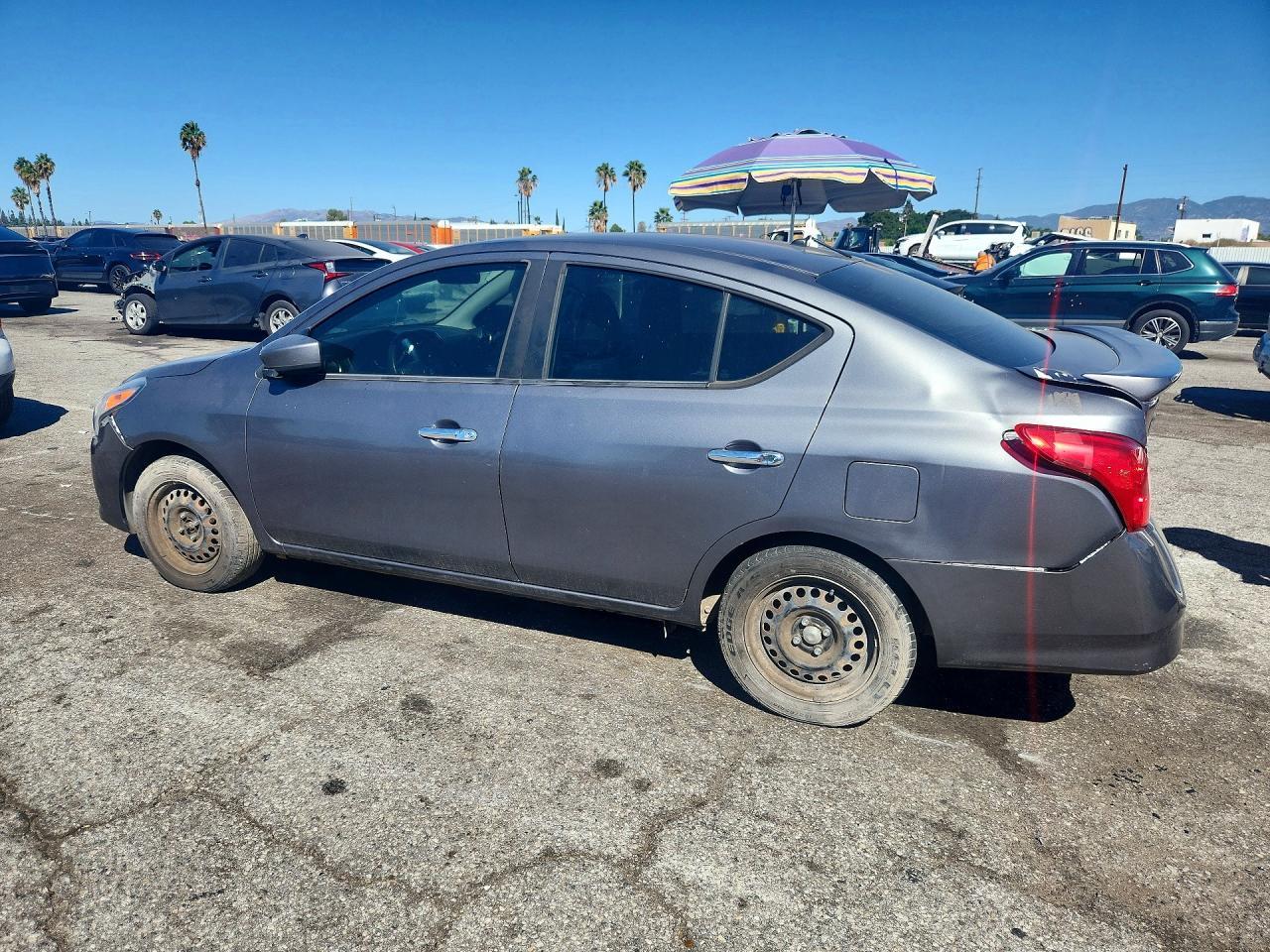 2018 Nissan Versa Sv - Image 2
