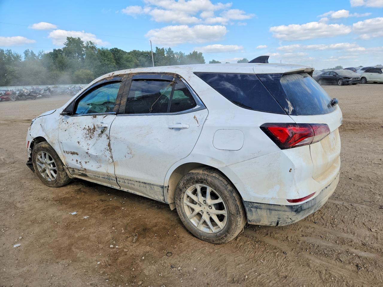 2024 Chevrolet Equinox Lt - Image 2