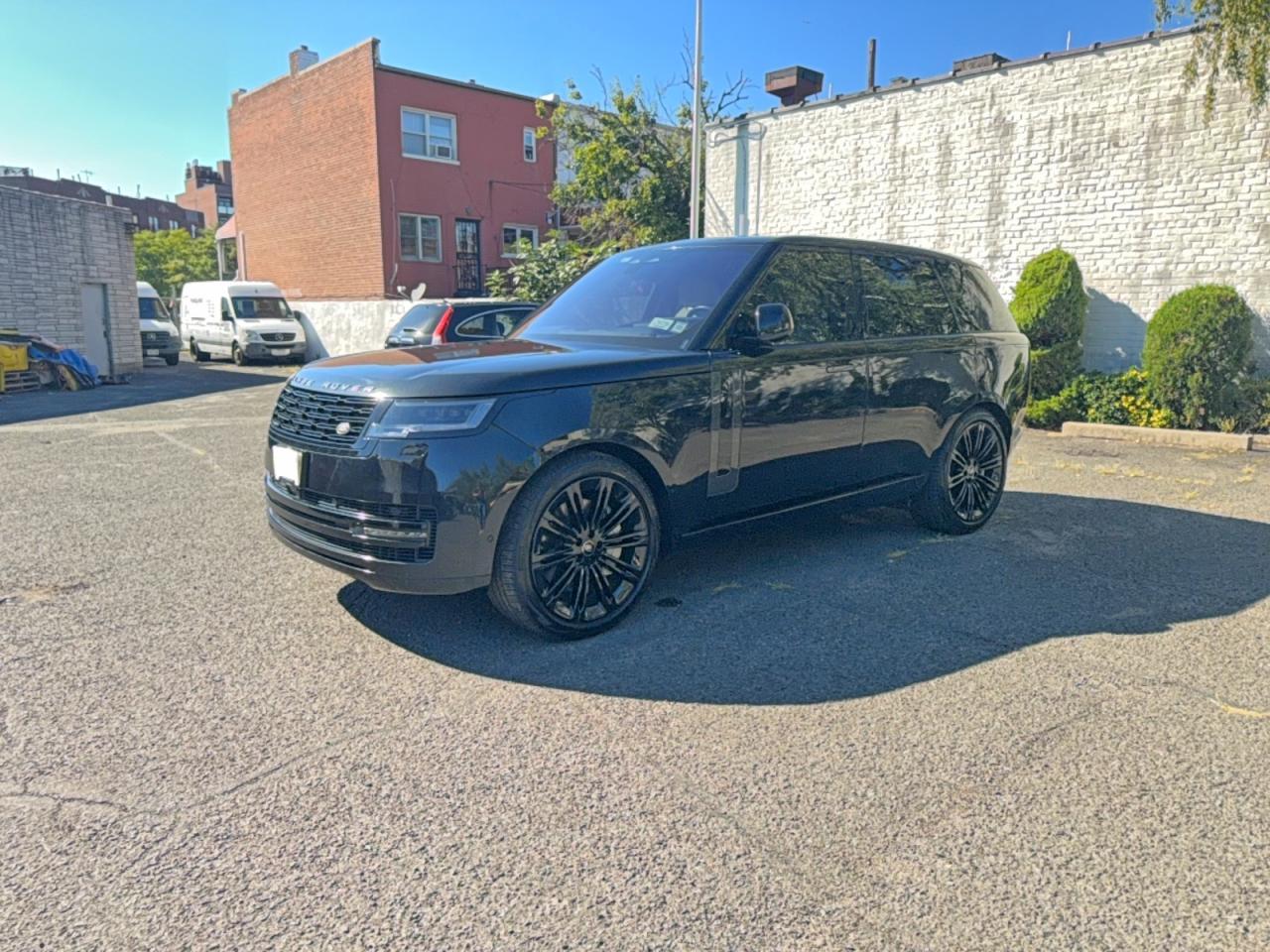 2023 Land Rover Range Rover Se - Image 2