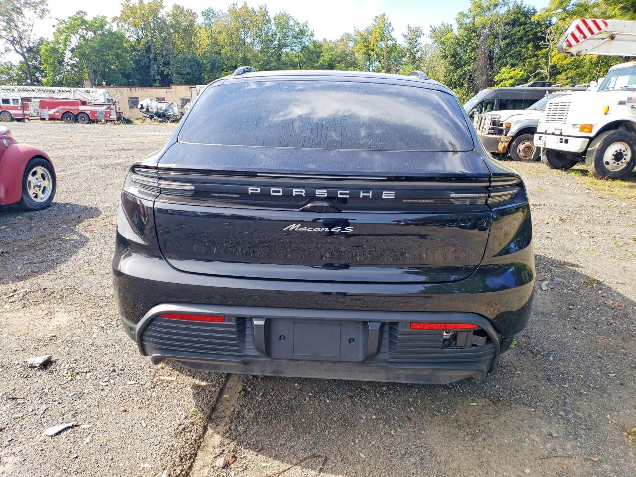 2025 Porsche Macan 4S - Image 6