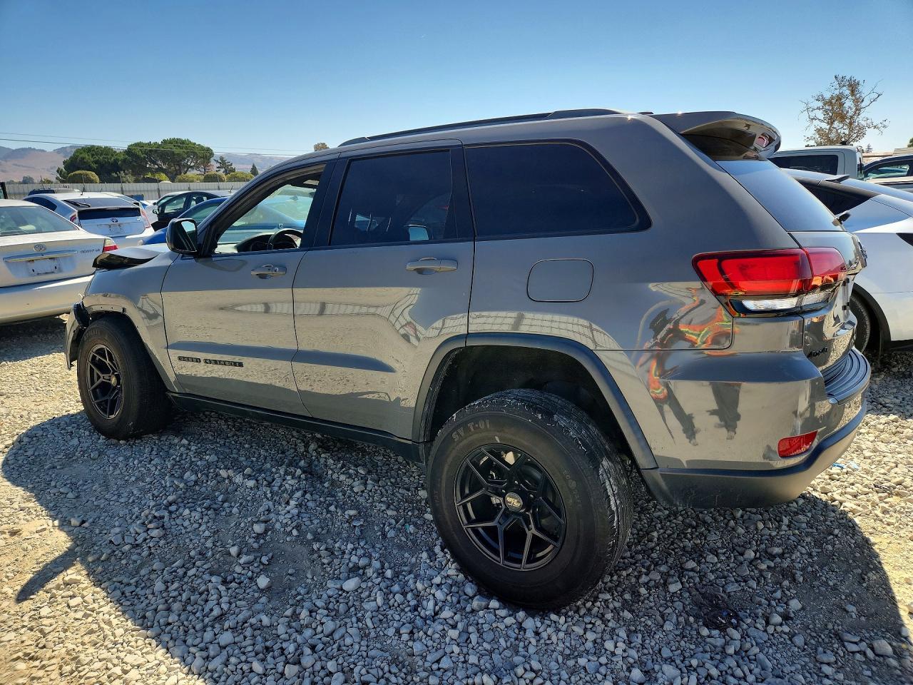 2019 Jeep Grand Cherokee Laredo - Фото 2