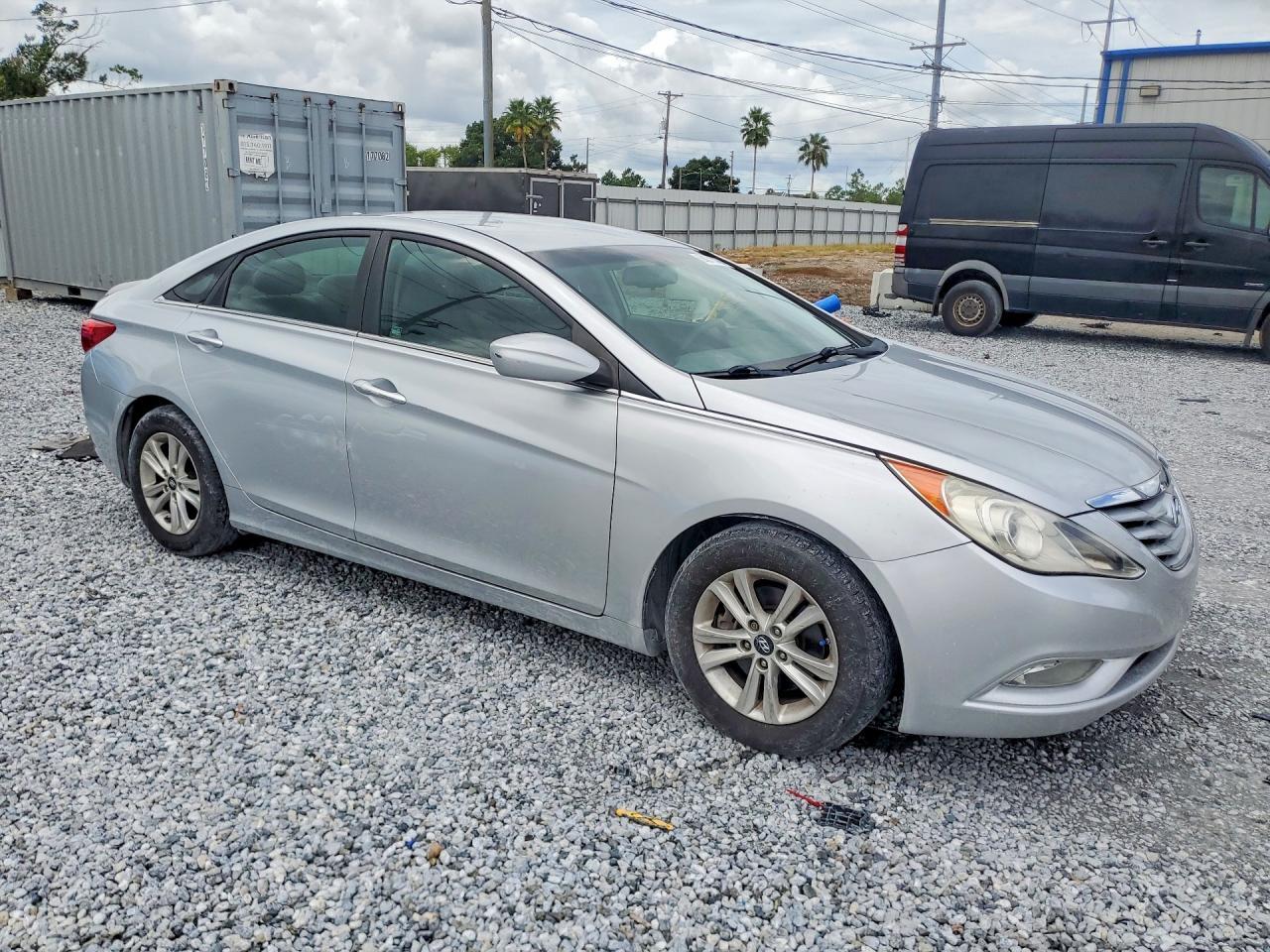 2013 Hyundai Sonata Gls - Image 4