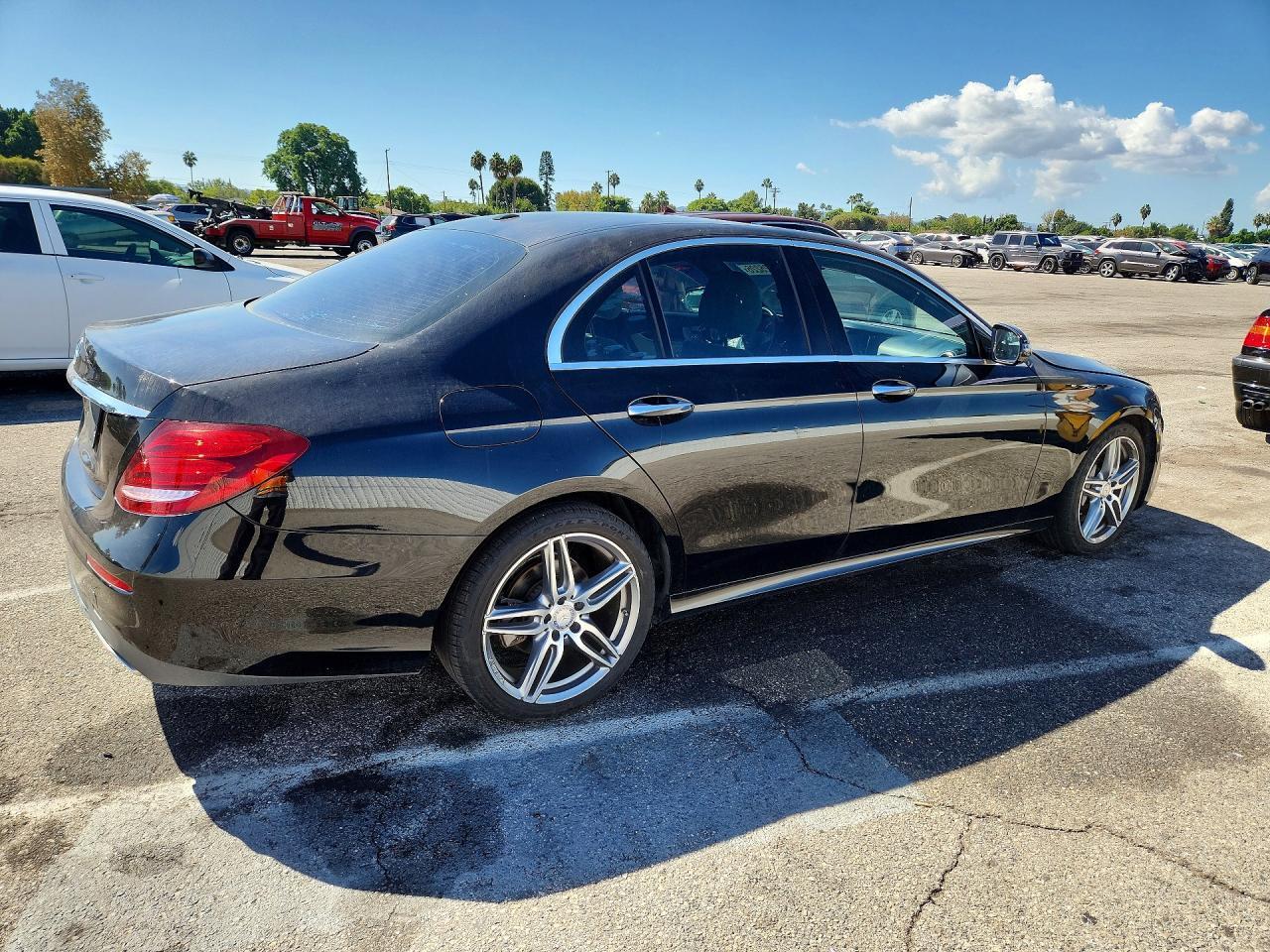 2017 Mercedes-Benz E 300 - Фото 3