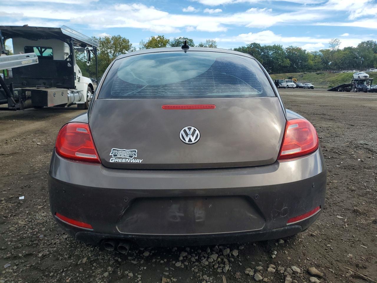 2012 Volkswagen Beetle - Фото 6