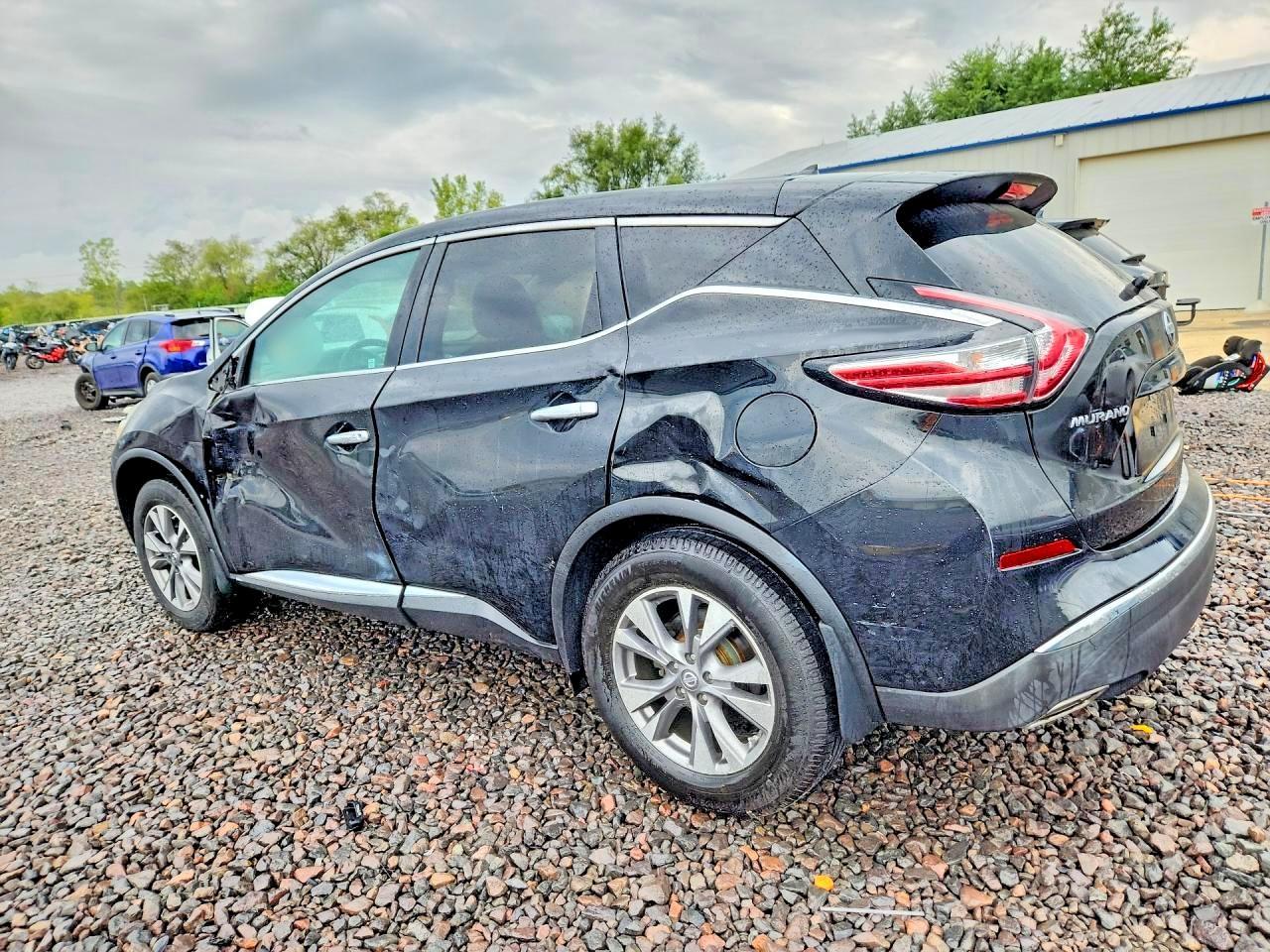 2015 Nissan Murano S - Image 2