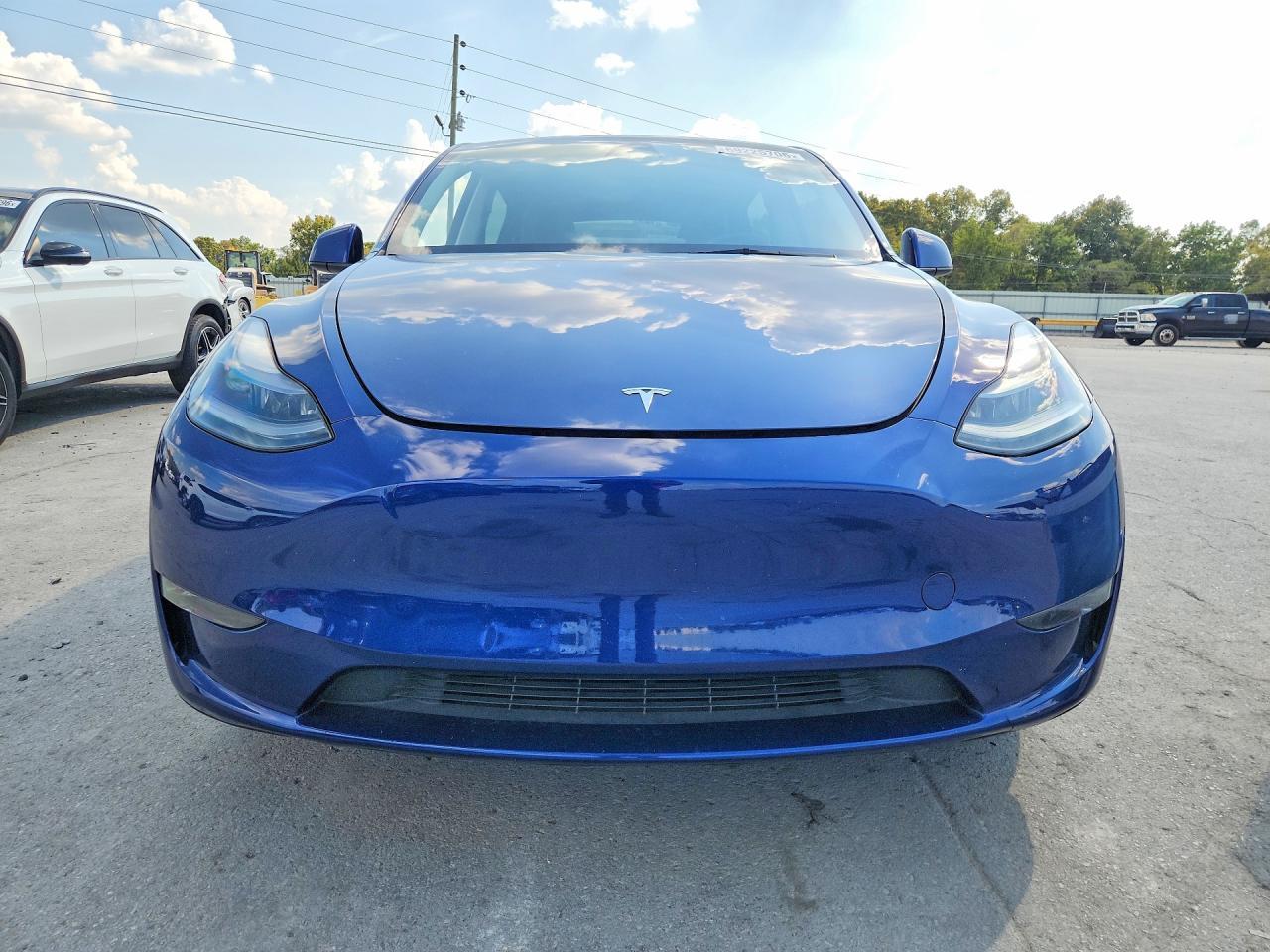 2023 Tesla Model Y - Image 5