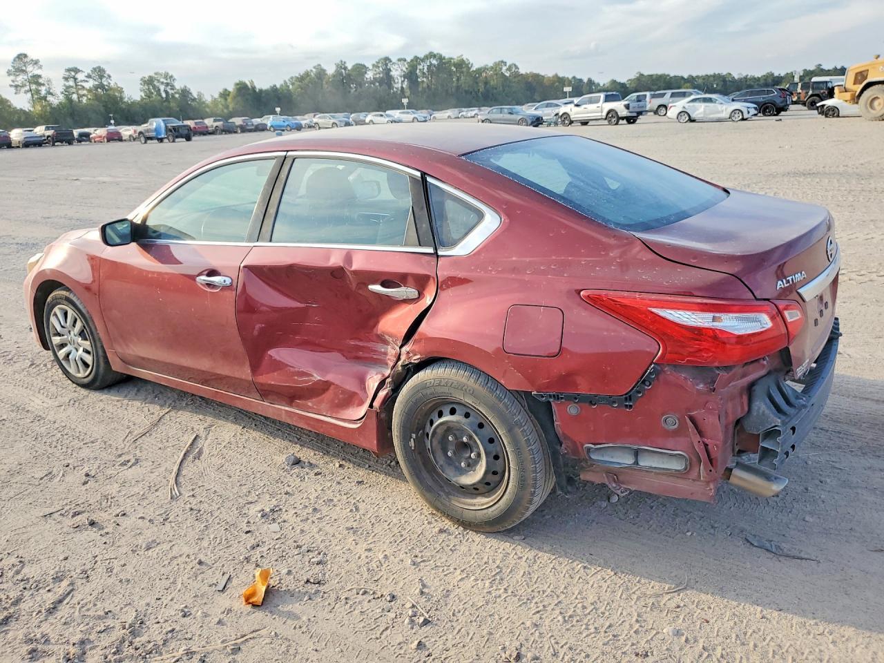 2016 Nissan Altima 2.5 S - Фото 2