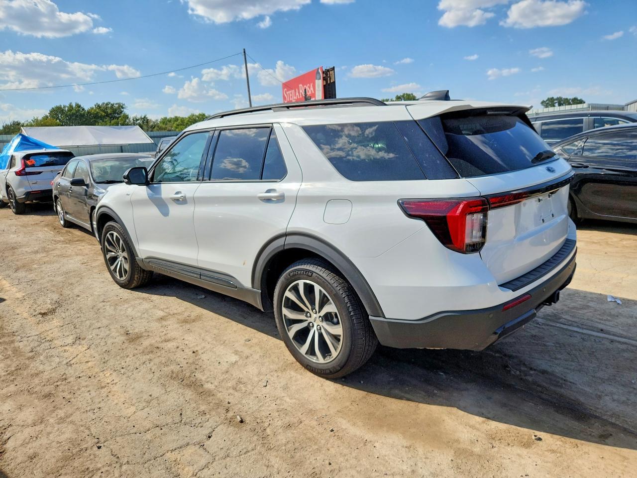 2025 Ford Explorer St-Line - Image 2