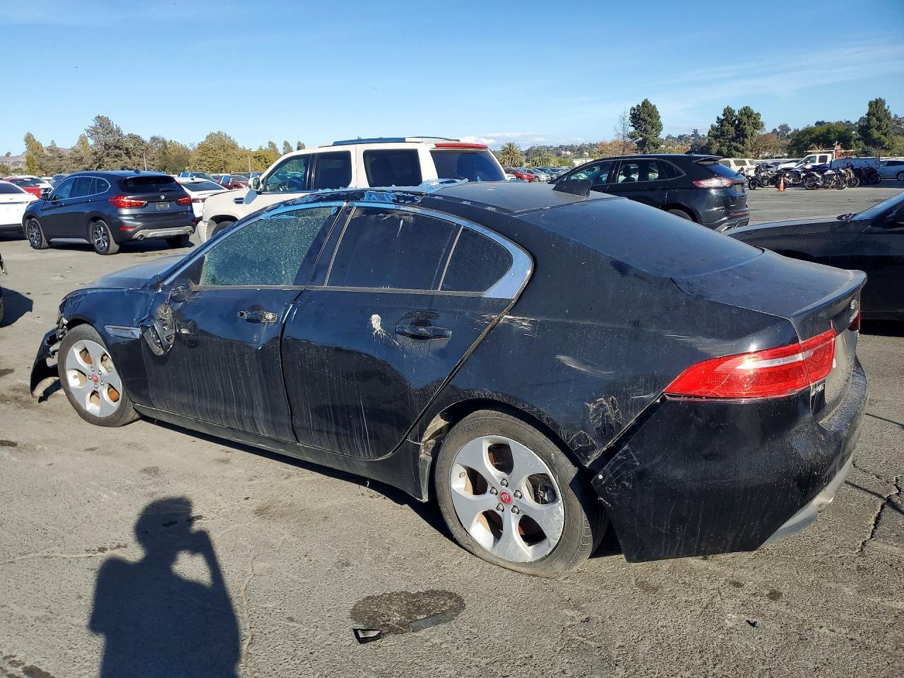 2018 Jaguar Xe - Фото 2