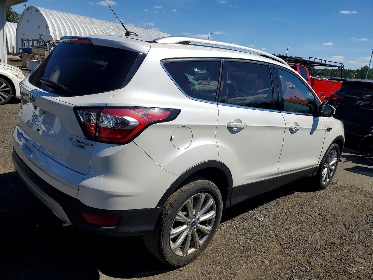 2017 Ford Escape Titanium - Фото 3