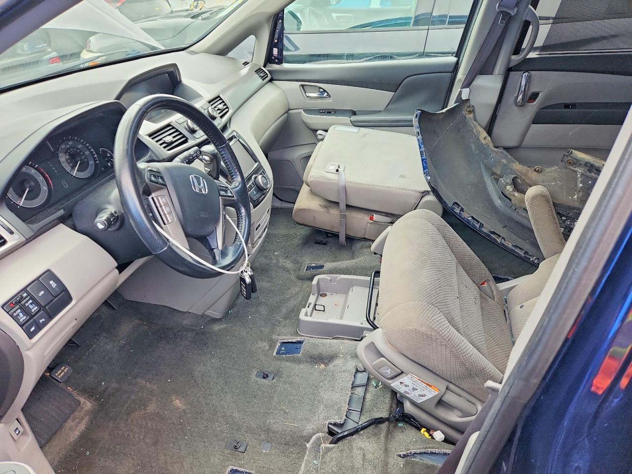 2016 Honda Odyssey Touring - Image 7