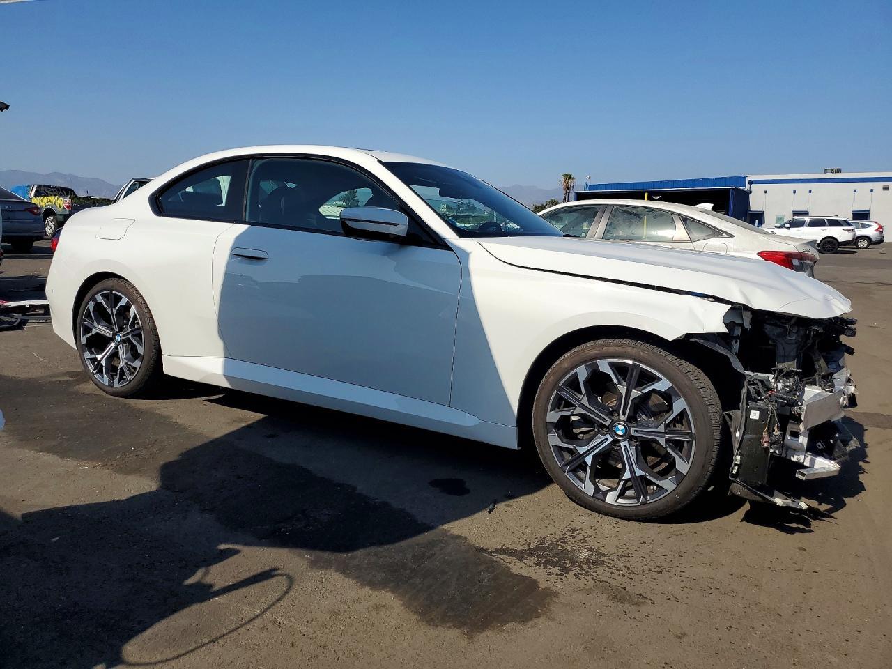2026 BMW 230I - Фото 4