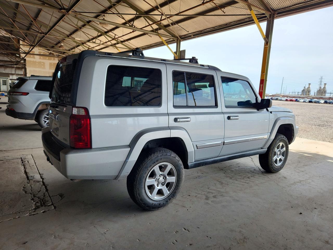 2007 Jeep Commander Limited - Image 3