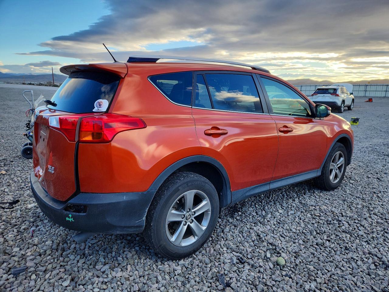 2015 Toyota Rav4 Xle - Фото 3
