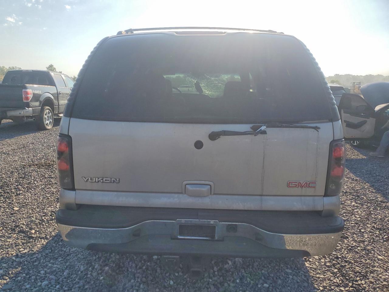2004 GMC Yukon - Фото 6