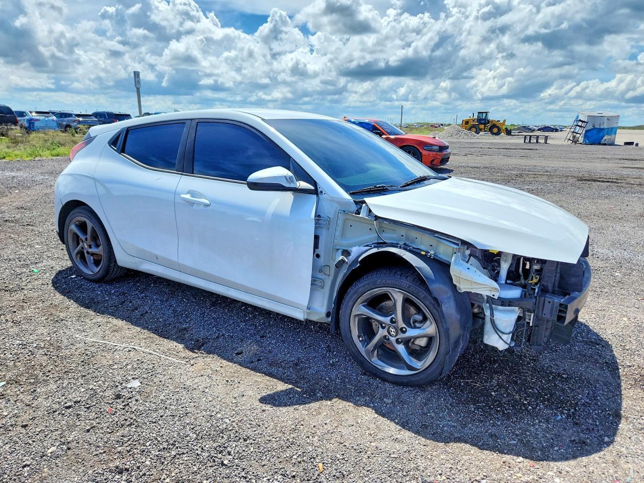 2019 Hyundai Veloster 2.0L - Фото 4