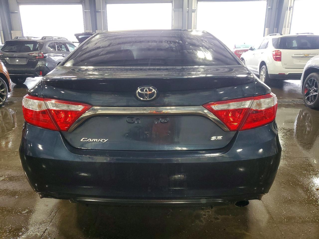 2017 Toyota Camry Se - Фото 6