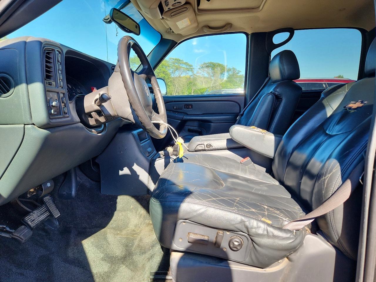 2002 Chevrolet Avalanche K1500 - Image 7