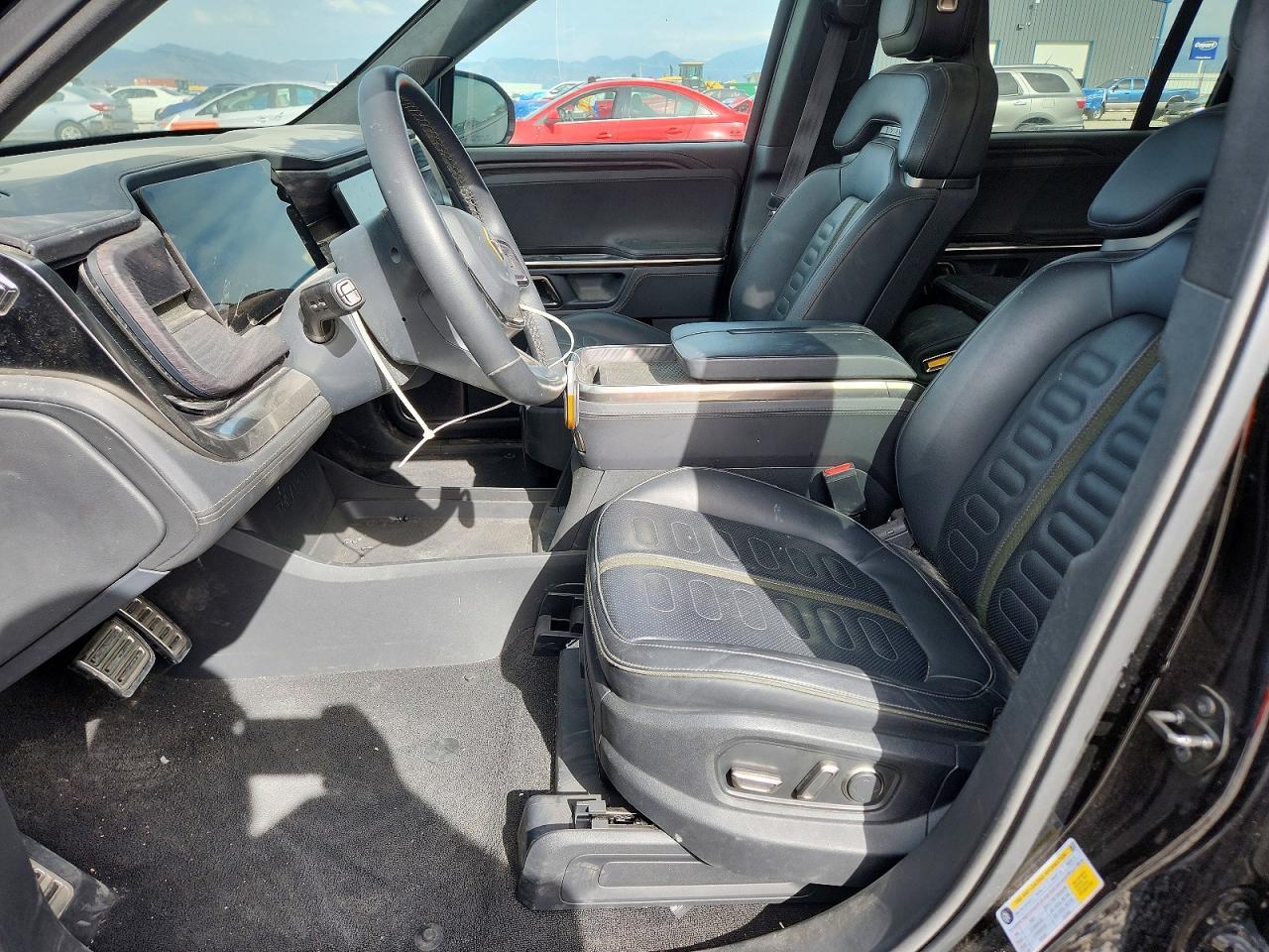 2023 Rivian R1S Adventure - Фото 7