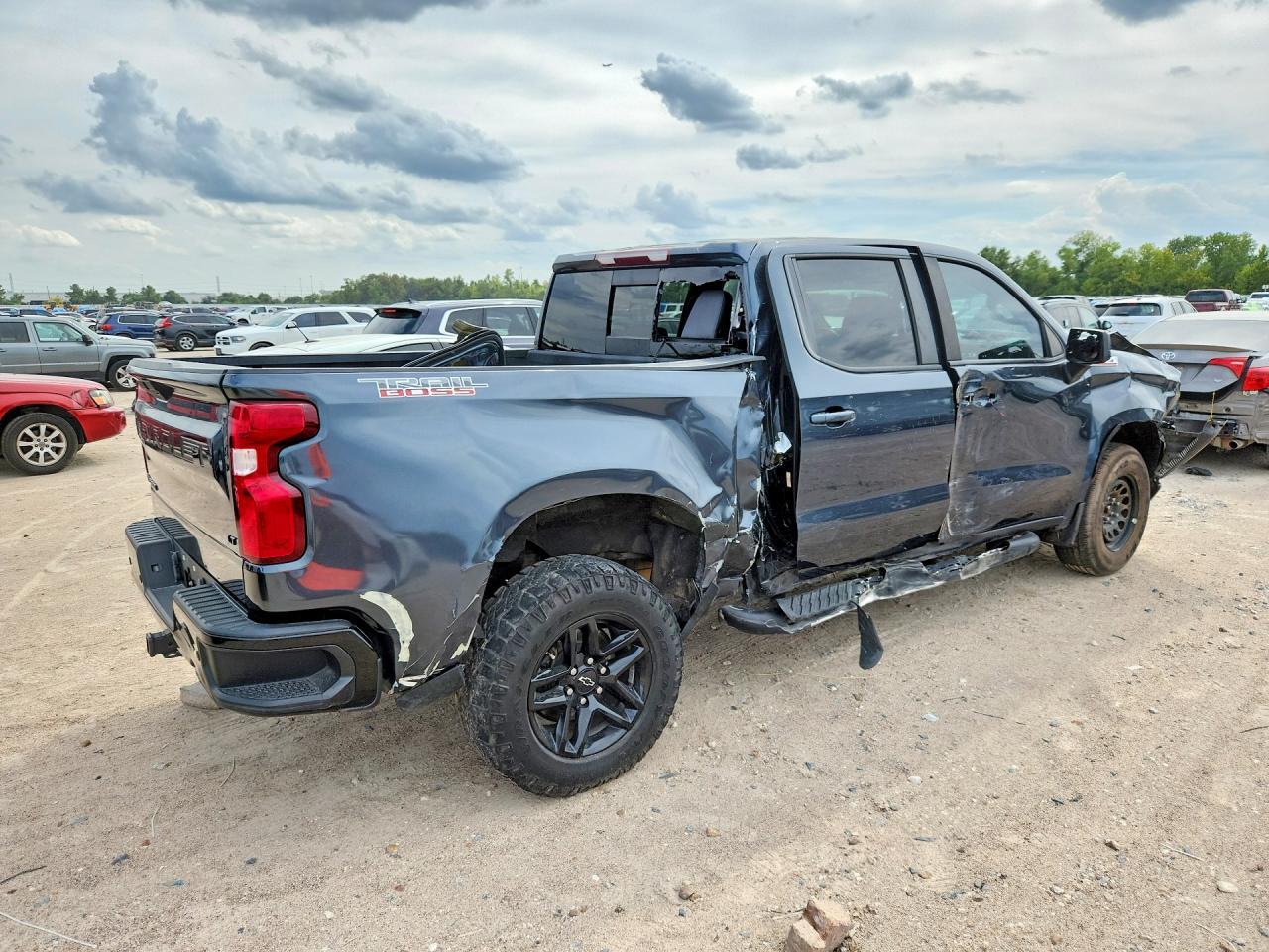 2021 Chevrolet Silverado K1500 Lt Trail Boss - Image 3