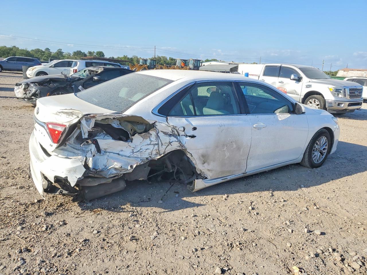 2017 Toyota Camry Le - Image 3