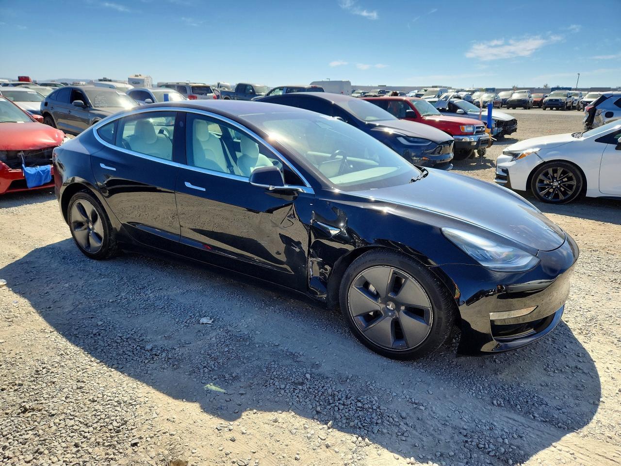 2018 Tesla Model 3 - Фото 4