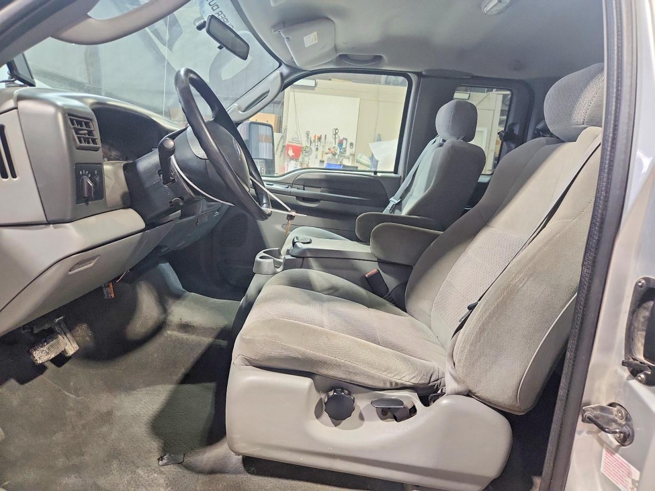 2004 Ford F350 Super Duty - Фото 7