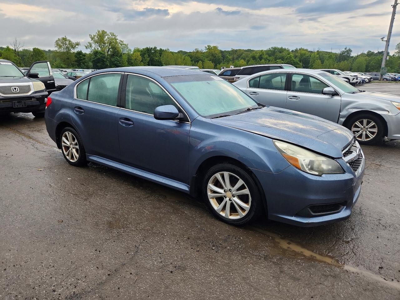 2013 Subaru Legacy 2.5I Premium - Image 4