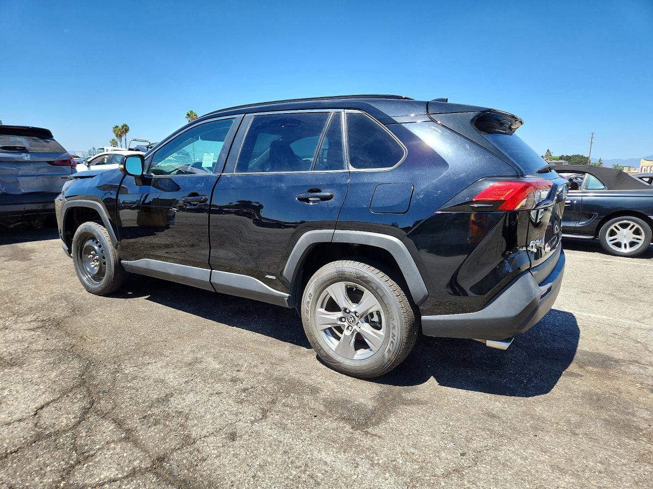2024 Toyota Rav4 Hybrid Xle - Image 2