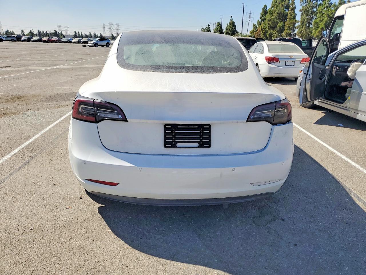 2020 Tesla Model 3 - Фото 6