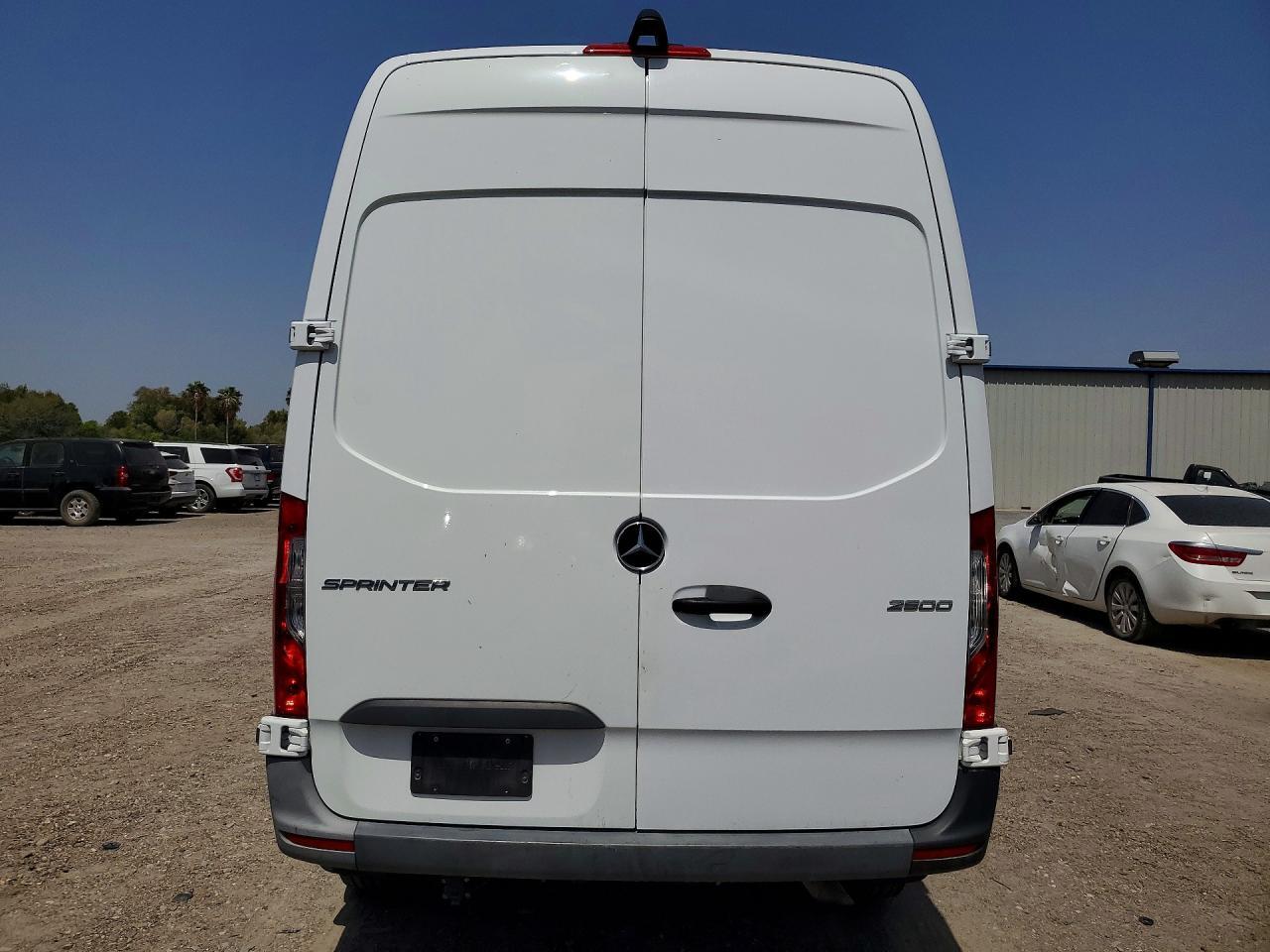 2022 Mercedes-Benz Sprinter 2500 - Image 6