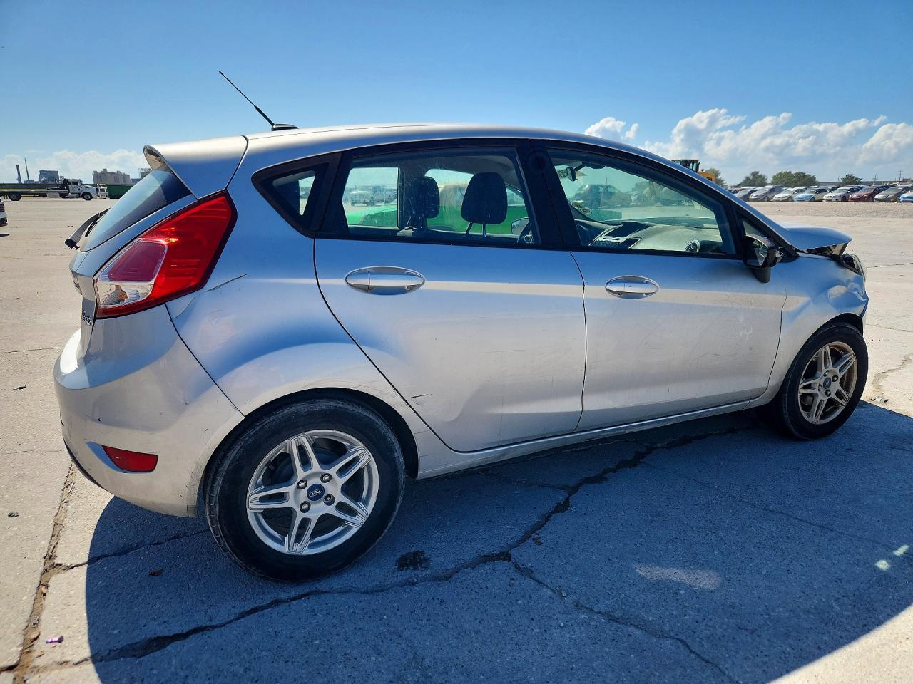 2019 Ford Fiesta Se - Фото 3