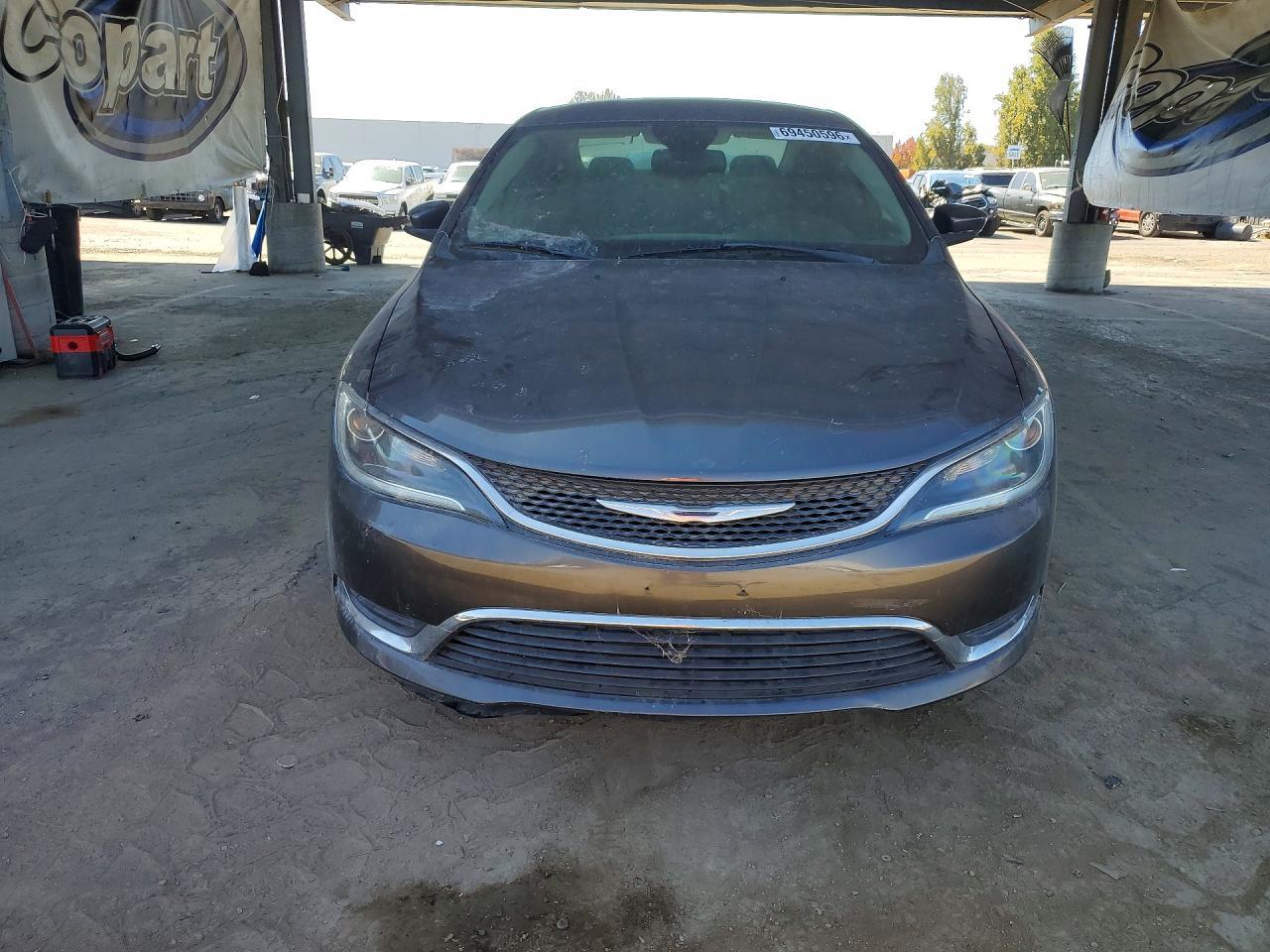 2016 Chrysler 200 Limited - Фото 5