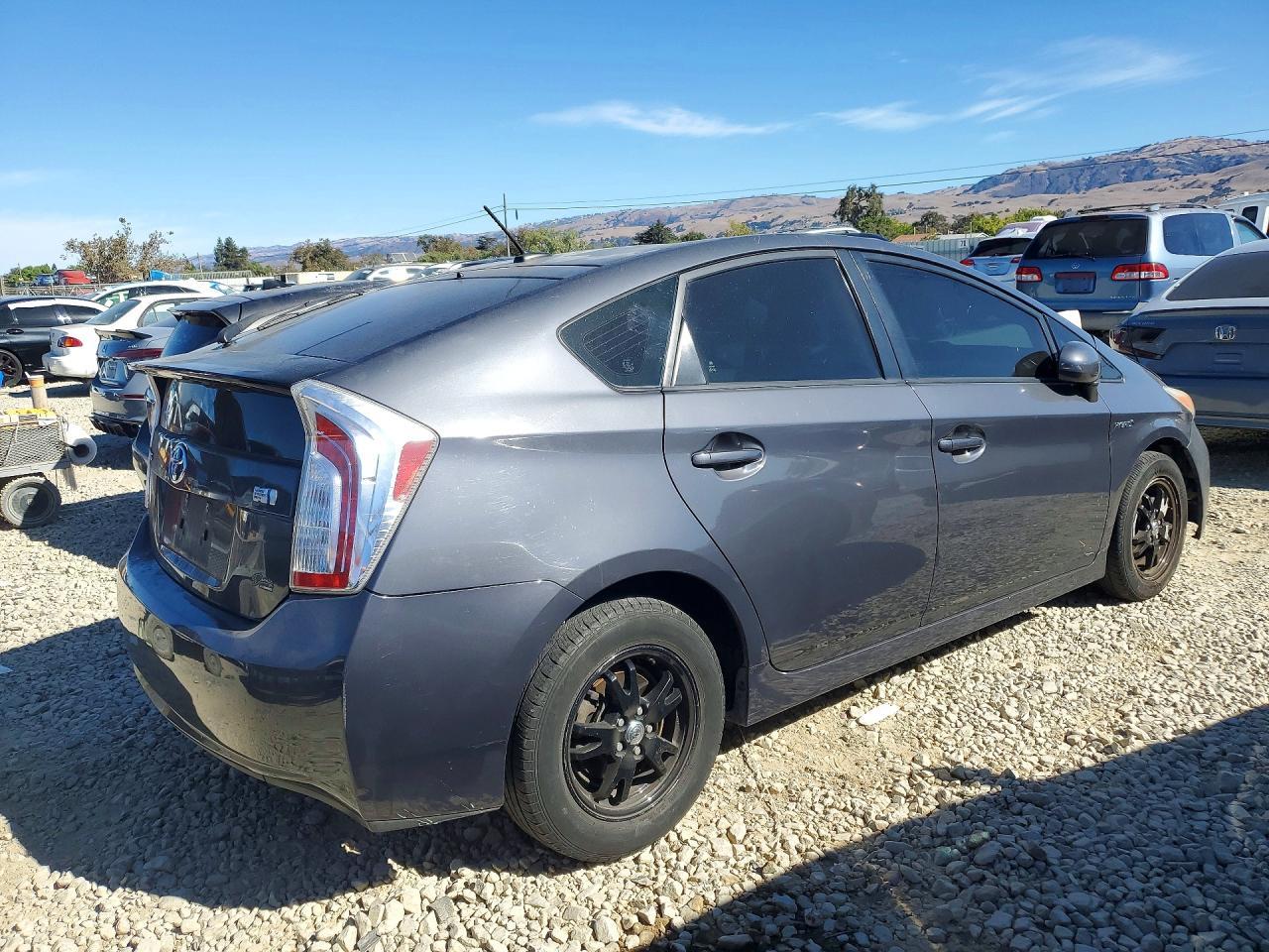 2015 Toyota Prius Three - Фото 3