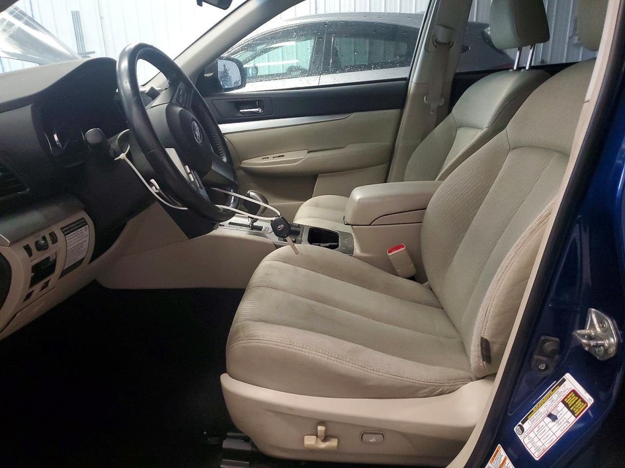 2010 Subaru Outback 2.5I Premium - Фото 7